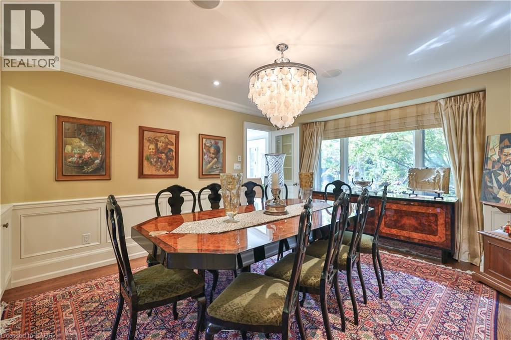 342 Pomona Avenue, Burlington, ON - Indoor Photo Showing Dining Room