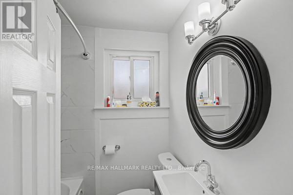 37 Avis Crescent, Toronto, ON - Indoor