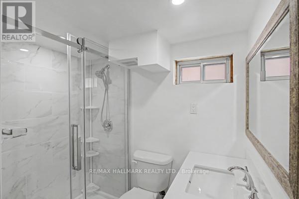 37 Avis Crescent, Toronto, ON - Indoor Photo Showing Bathroom