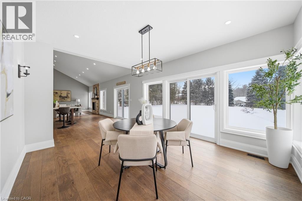 75 Robinson Road, Cambridge, ON - Indoor