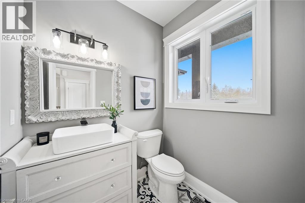 75 Robinson Road, Cambridge, ON - Indoor Photo Showing Bathroom