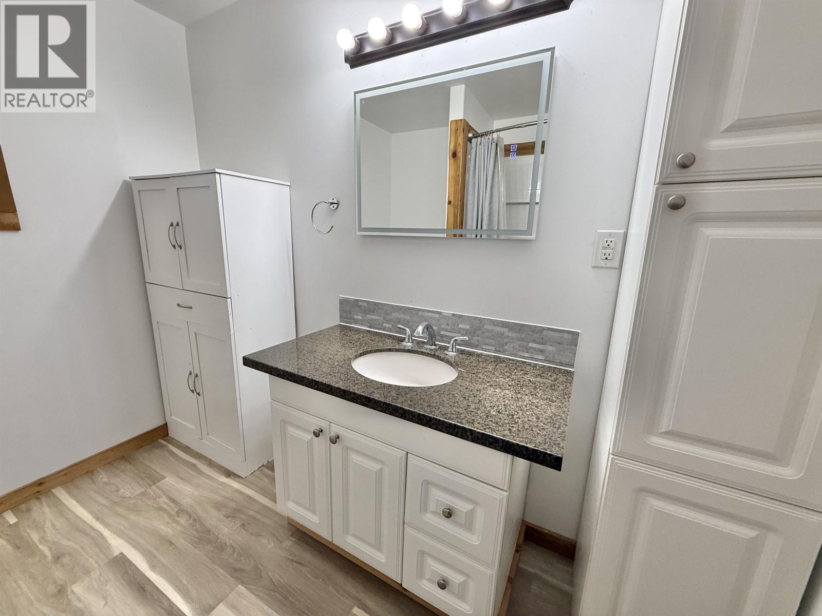 598 Marsh Road, Quesnel, BC - Indoor Photo Showing Bathroom