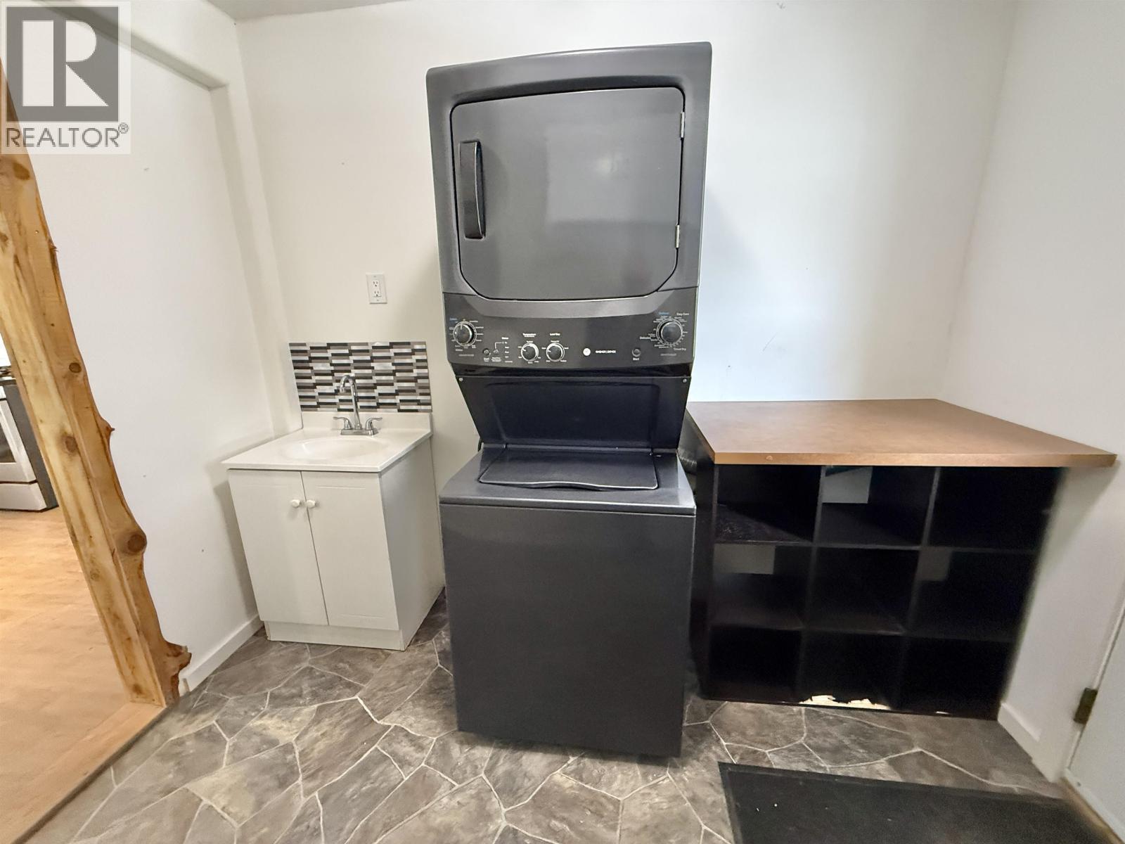 598 Marsh Road, Quesnel, BC - Indoor Photo Showing Laundry Room