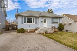 11 MELROSE AVENUE St. Catharines (Oakdale), ON L2P 2E3