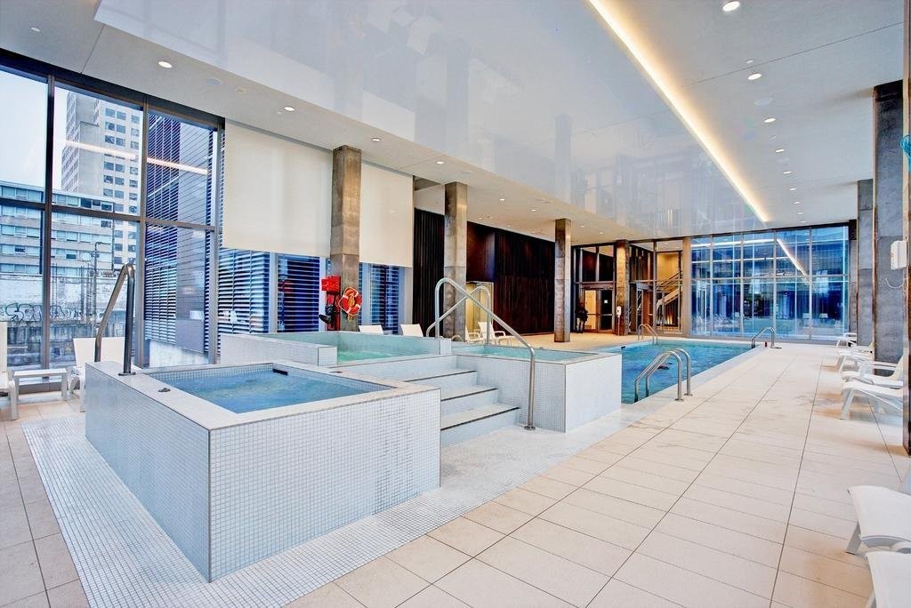 Piscine - 802-1450 Boul. René-Lévesque O., Montréal (Ville-Marie), QC - Indoor Photo Showing Other Room