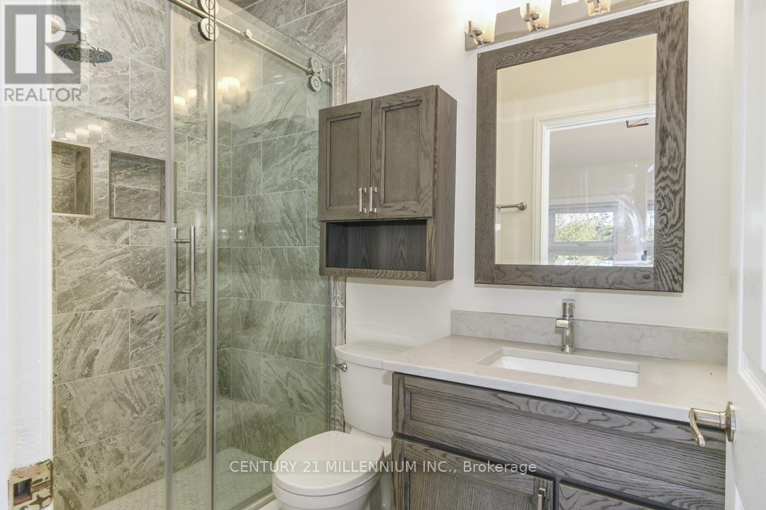 287199 10 Sideroad, Mono, ON - Indoor Photo Showing Bathroom
