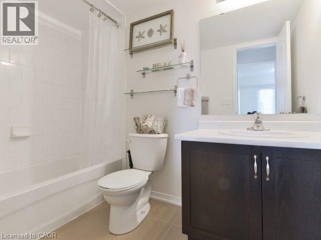 129 Isaac Devins Boulevard Unit# 7, Toronto, ON - Indoor Photo Showing Bathroom