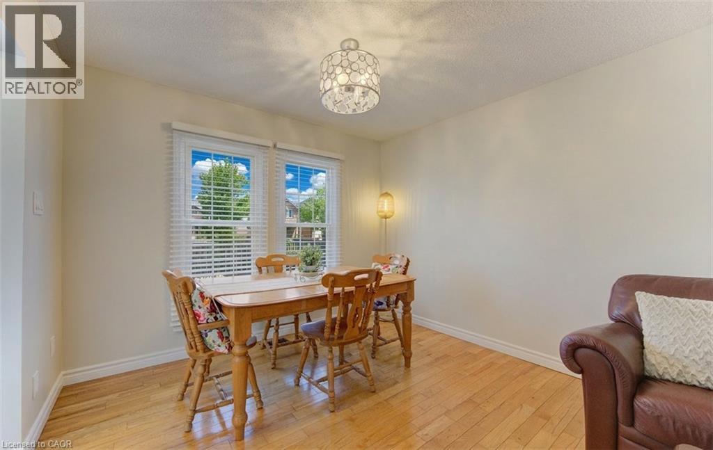 190 Natchez Road, Kitchener, ON - Indoor Photo Showing Dining Room