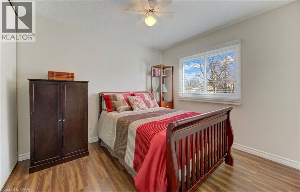 190 Natchez Road, Kitchener, ON - Indoor Photo Showing Bedroom
