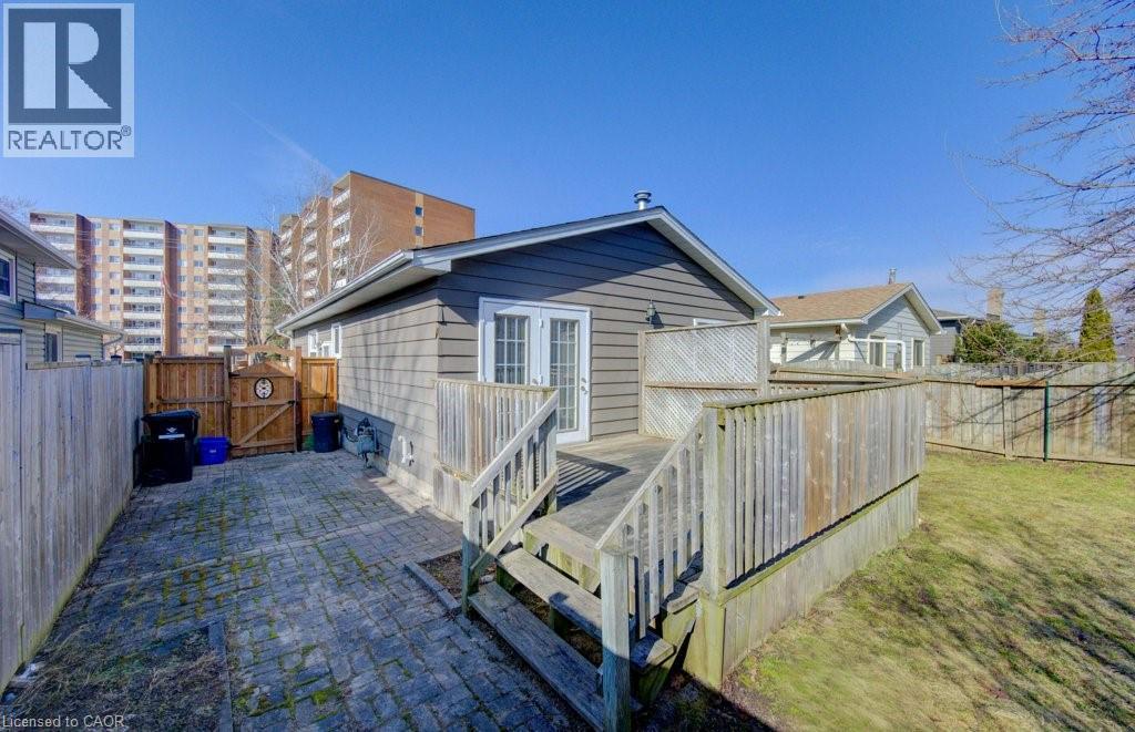 190 Natchez Road, Kitchener, ON - Outdoor With Deck Patio Veranda