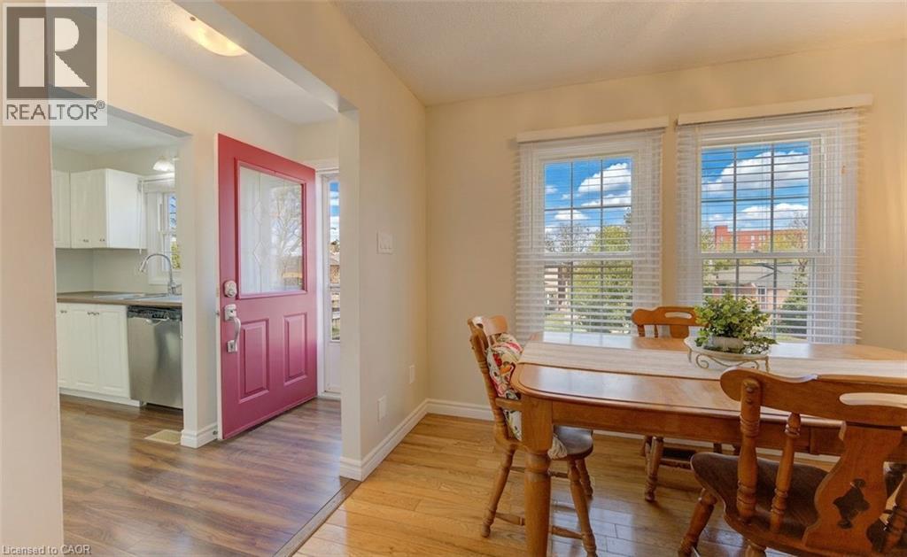 190 Natchez Road, Kitchener, ON - Indoor Photo Showing Dining Room