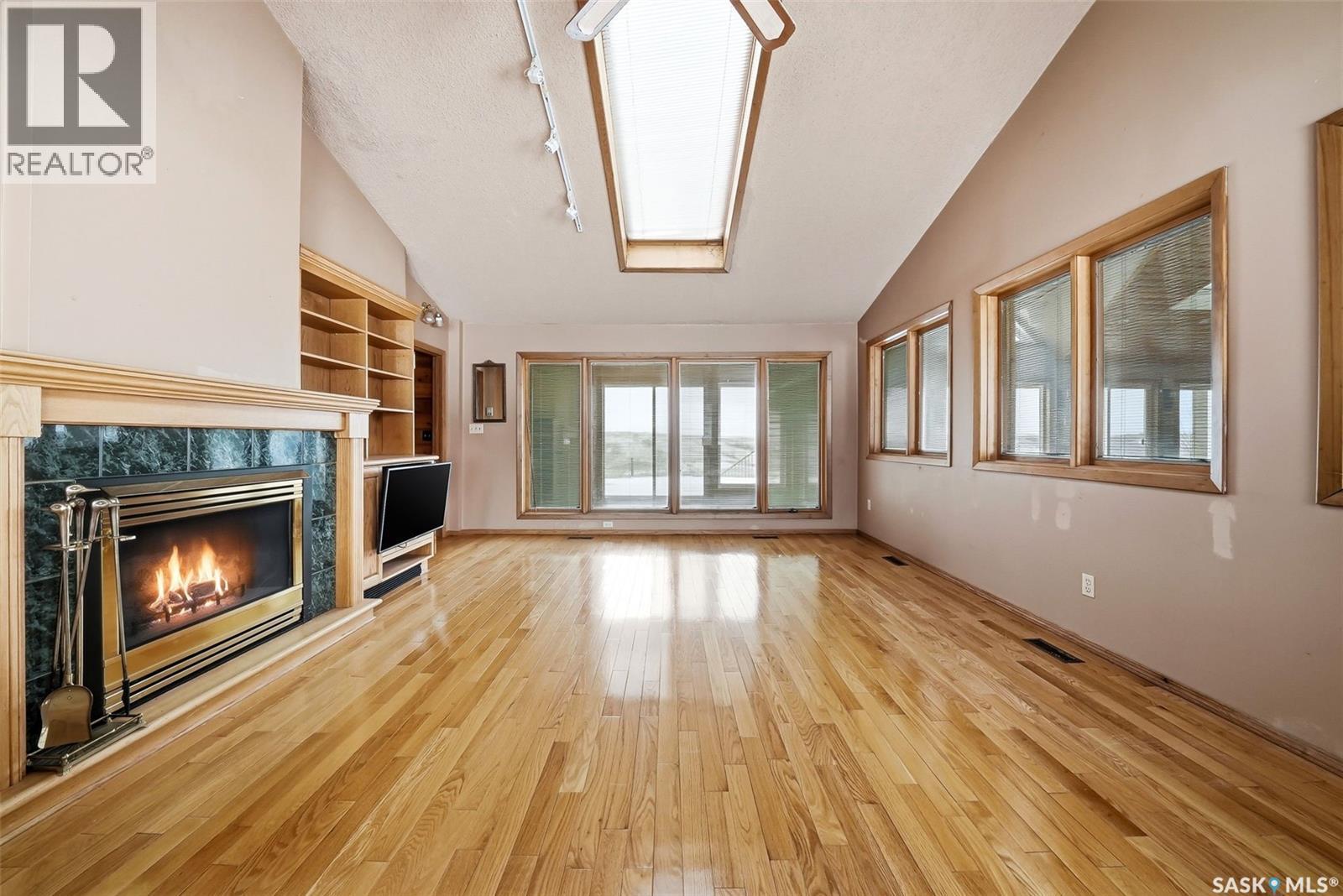 Ripplinger Acreage, Lumsden Rm No. 189, SK - Indoor With Fireplace