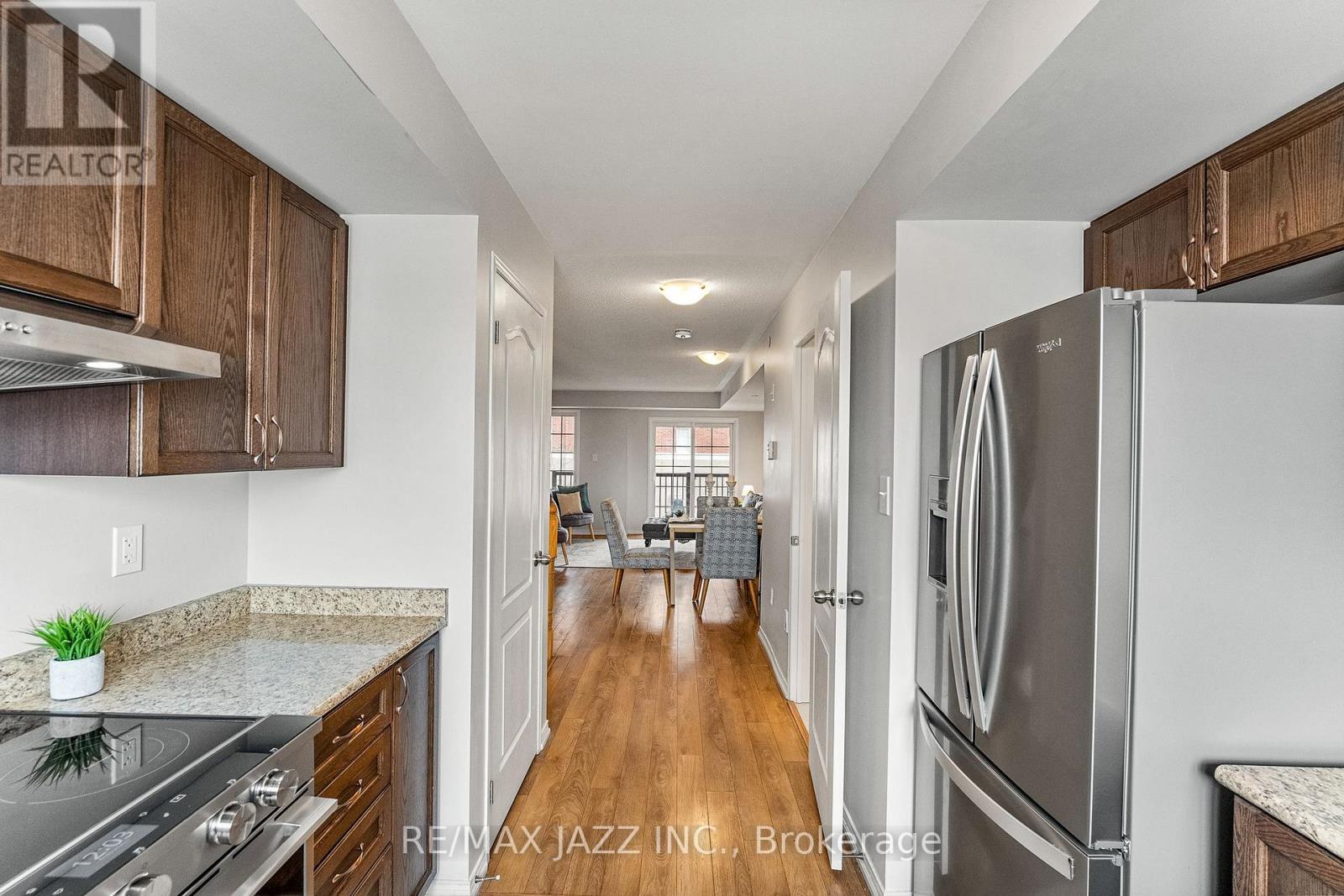 331 - 2338 Chevron Prince Path, Oshawa (Windfields), ON - Indoor Photo Showing Kitchen