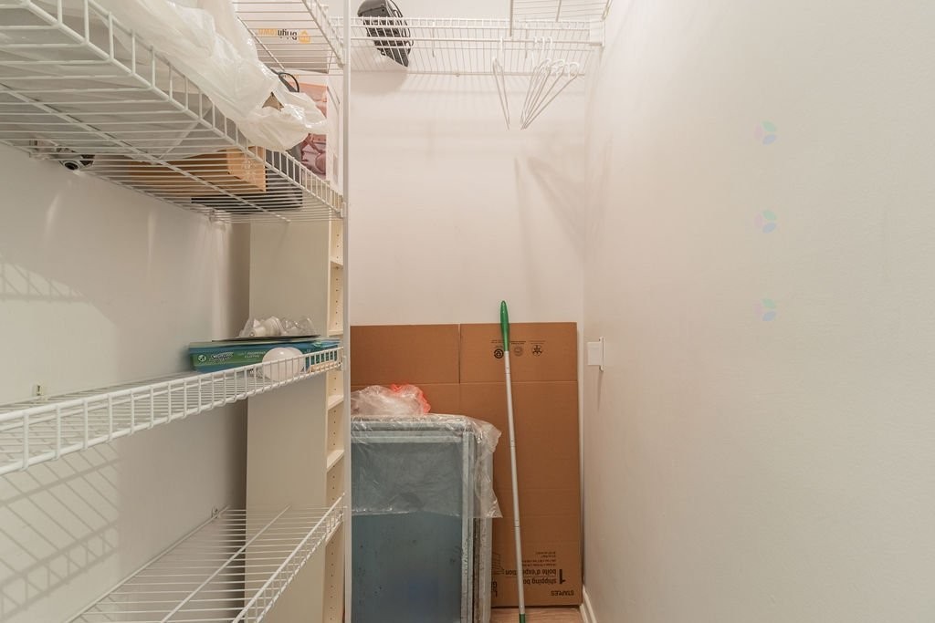 Storage - 108-3470 Rue Simpson, Montréal (Ville-Marie), QC - Indoor With Storage