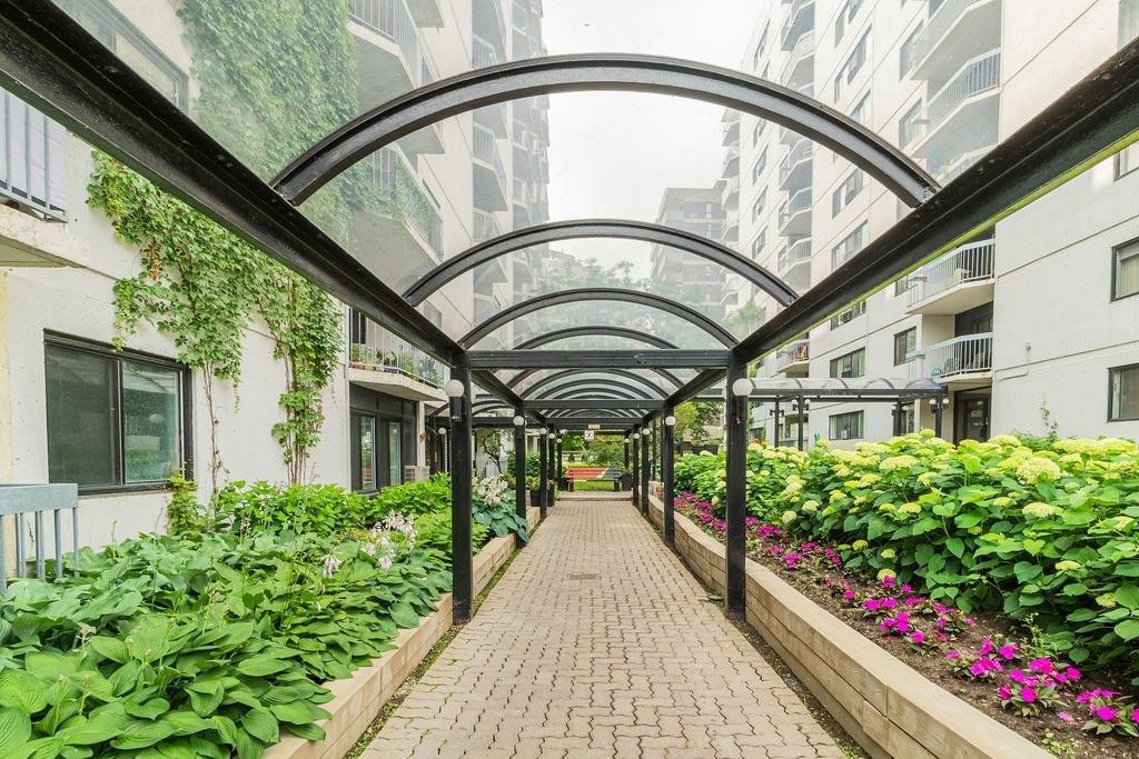 Front of Structure - 108-3470 Rue Simpson, Montréal (Ville-Marie), QC - Outdoor