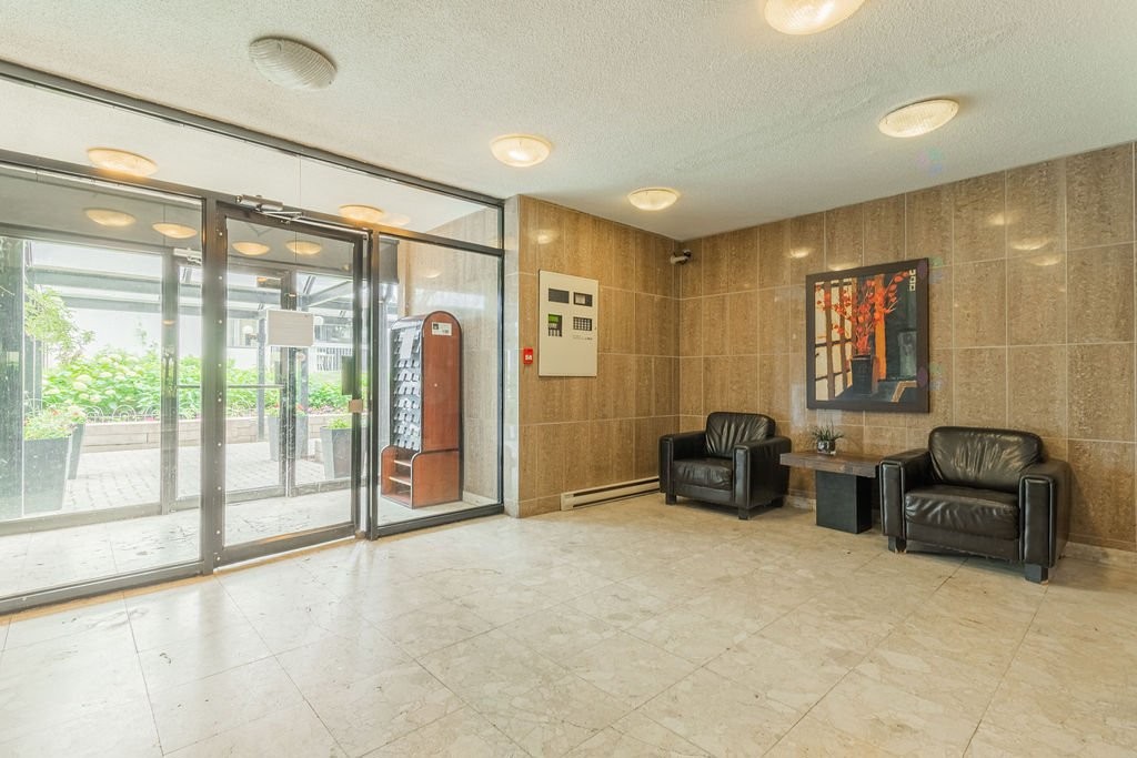 Entry - 108-3470 Rue Simpson, Montréal (Ville-Marie), QC - Indoor Photo Showing Other Room