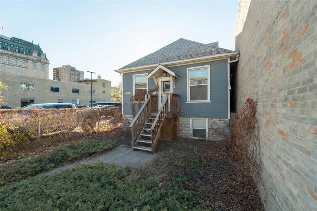 130 Fort St, Winnipeg, MB