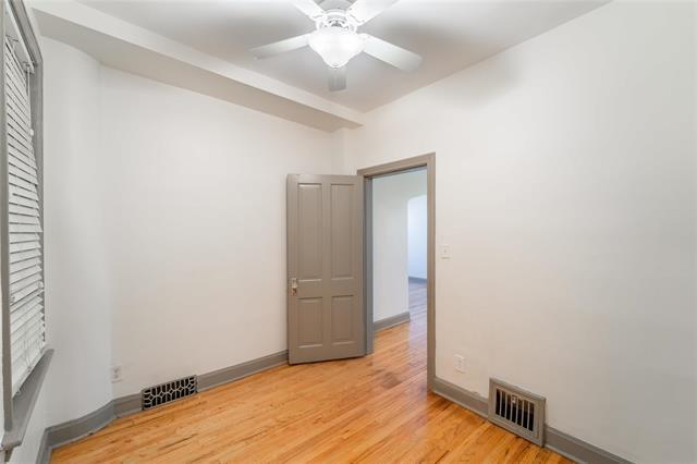 130 Fort St, Winnipeg, MB