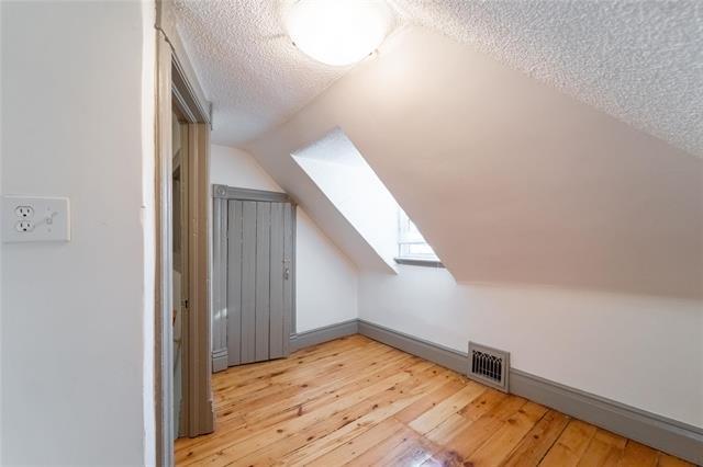 130 Fort St, Winnipeg, MB
