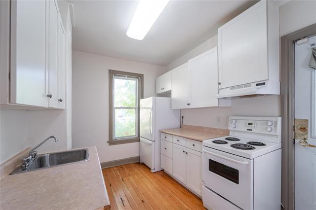 130 Fort St, Winnipeg, MB