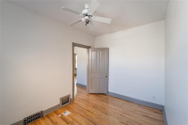 130 Fort St, Winnipeg, MB