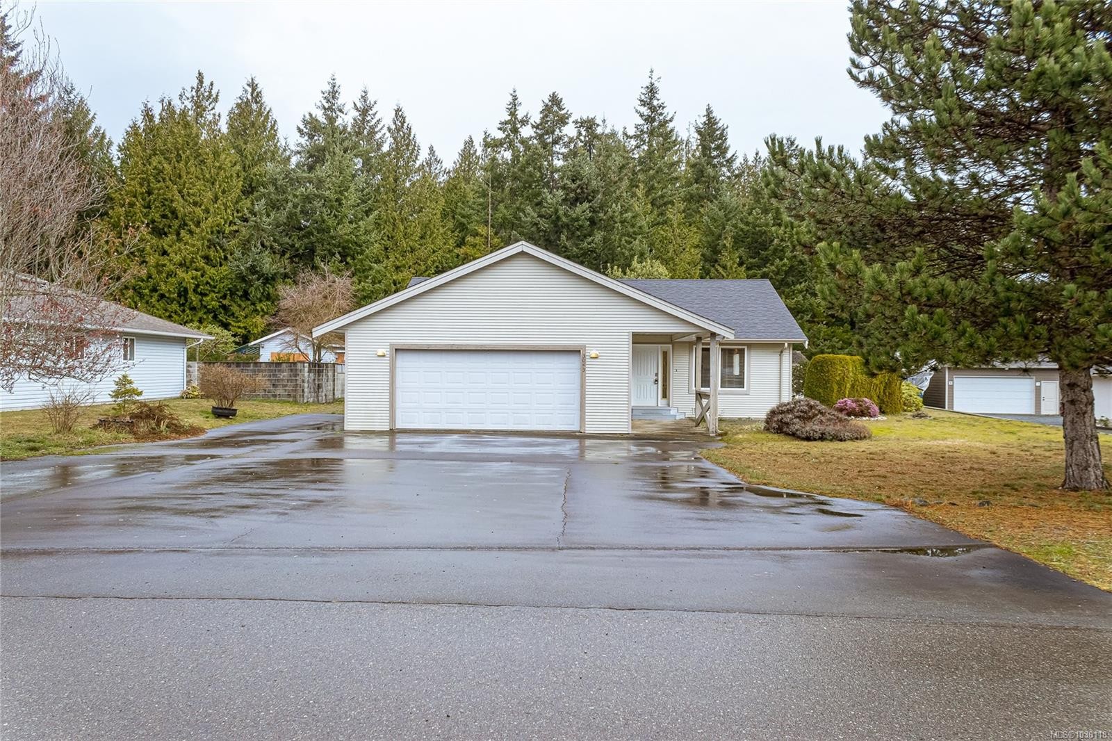 3043 Raymur Pl, Qualicum Beach, BC
