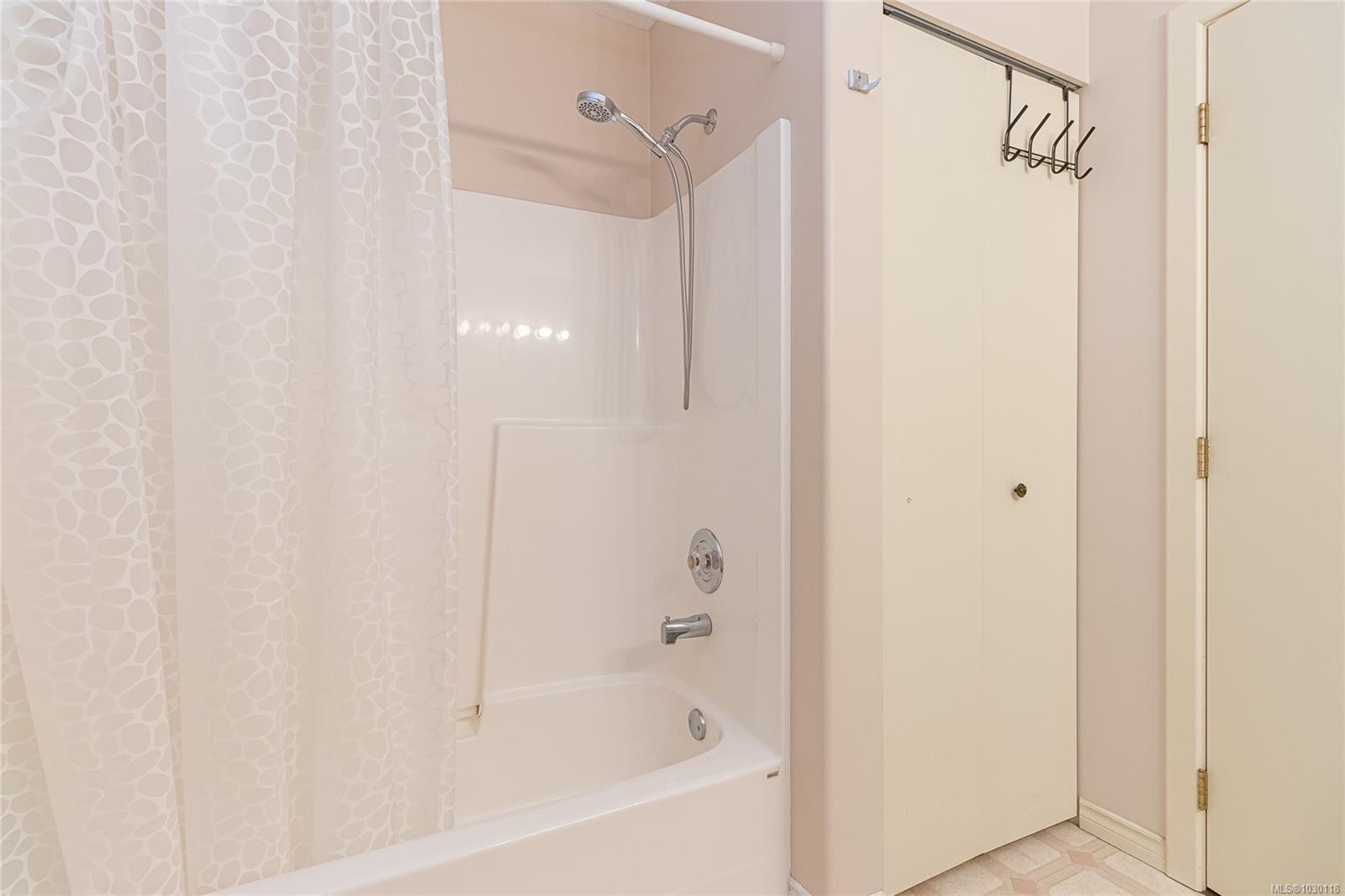 3043 Raymur Pl, Qualicum Beach, BC