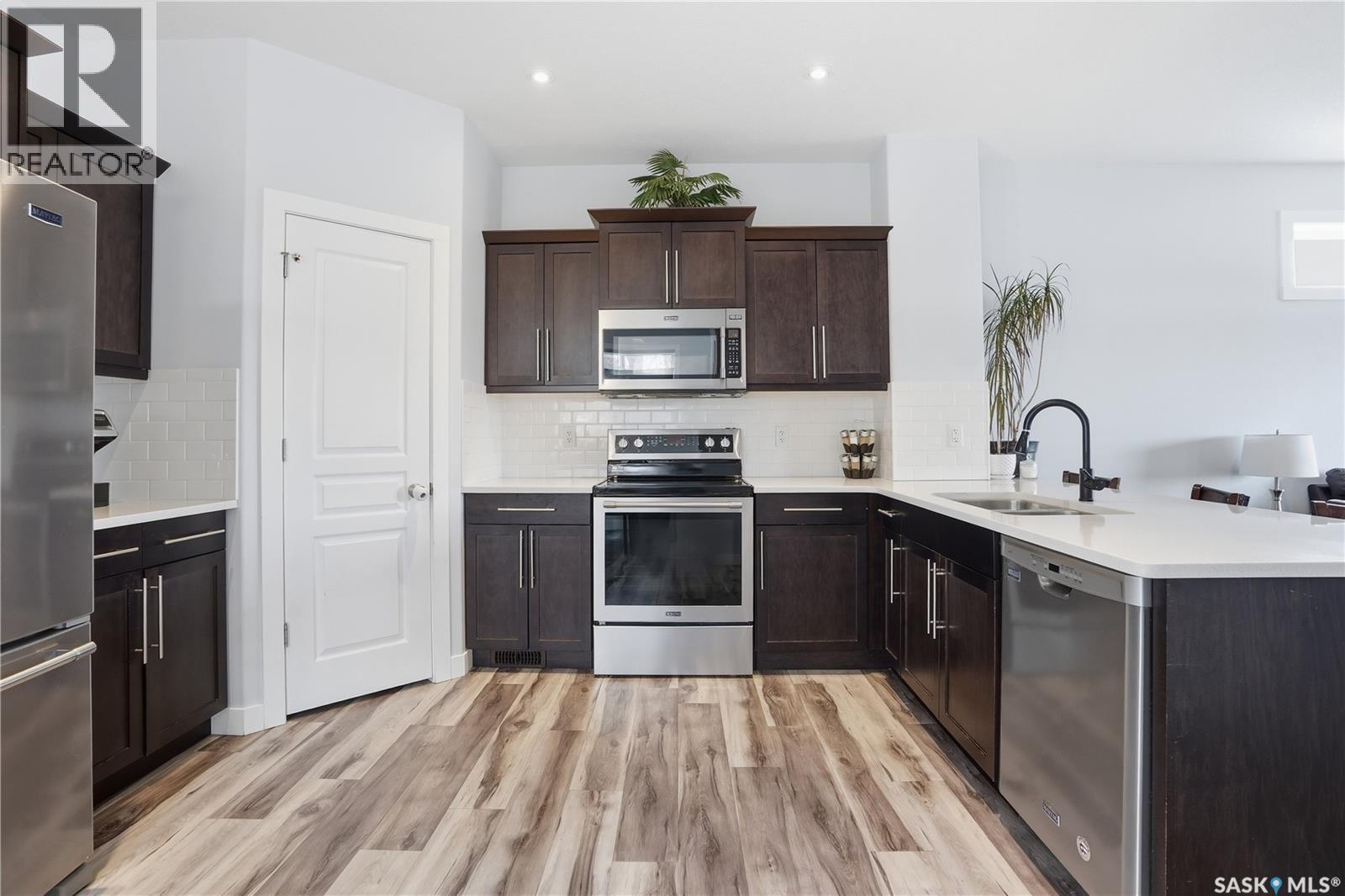 806 Grove Avenue, Saskatchewan Beach, SK - Indoor Photo Showing Kitchen With Stainless Steel Kitchen With Double Sink