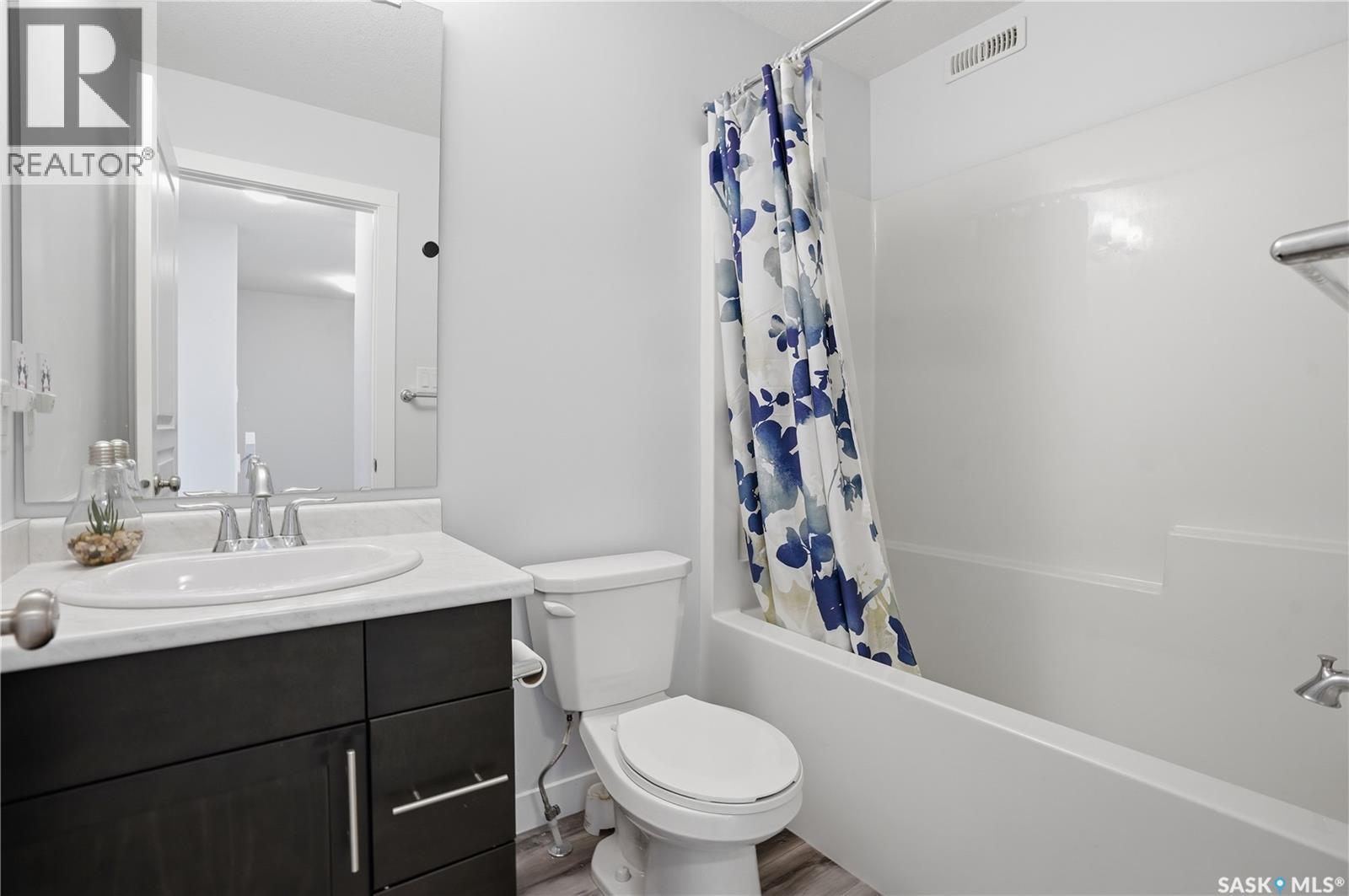 806 Grove Avenue, Saskatchewan Beach, SK - Indoor Photo Showing Bathroom