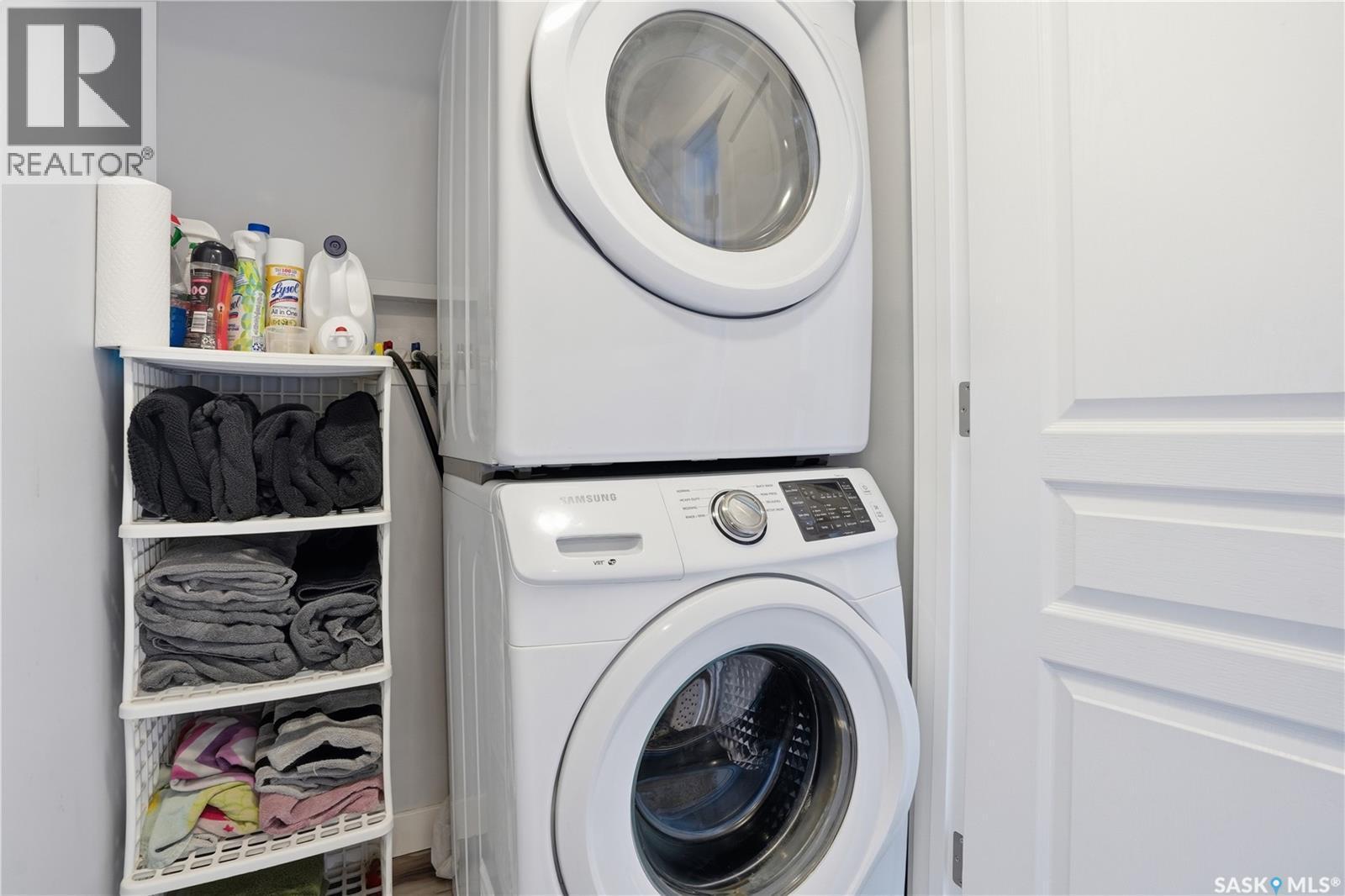 806 Grove Avenue, Saskatchewan Beach, SK - Indoor Photo Showing Laundry Room