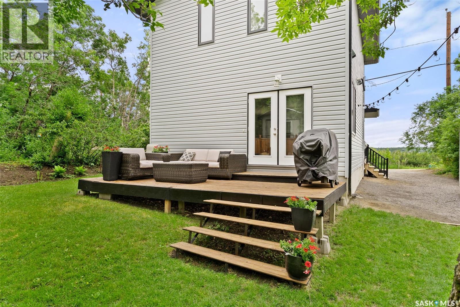 806 Grove Avenue, Saskatchewan Beach, SK - Outdoor With Deck Patio Veranda