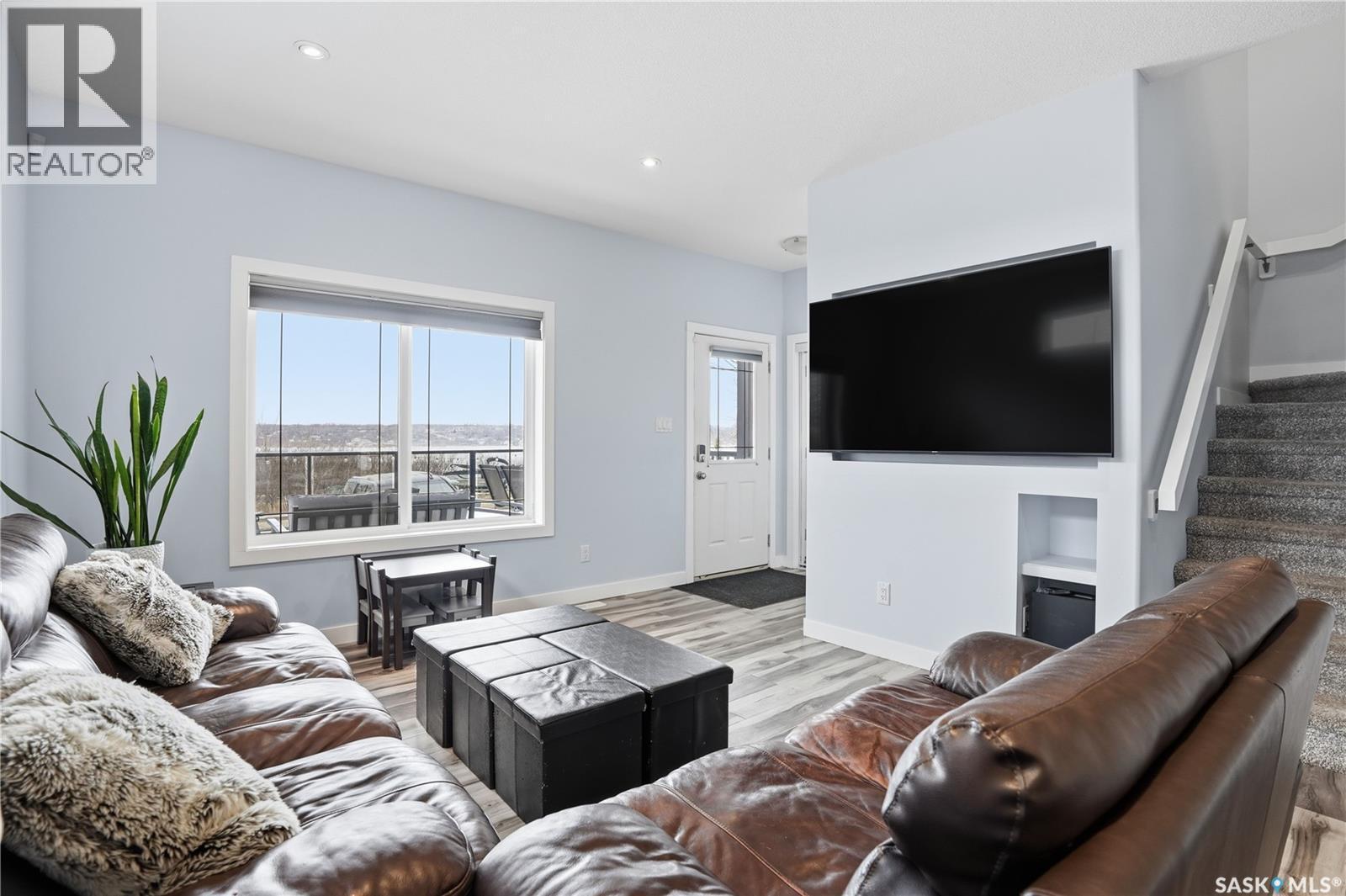 806 Grove Avenue, Saskatchewan Beach, SK - Indoor Photo Showing Living Room