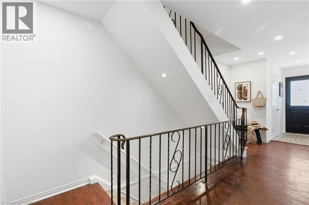 587 Timber Lane, Burlington, ON - Indoor Photo Showing Other Room