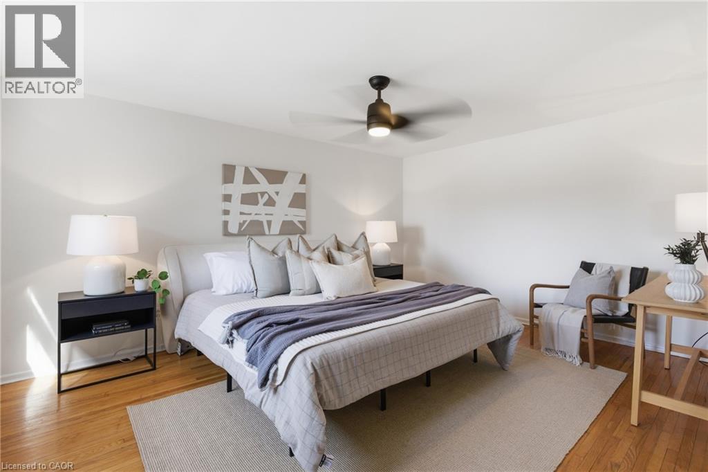 587 Timber Lane, Burlington, ON - Indoor Photo Showing Bedroom