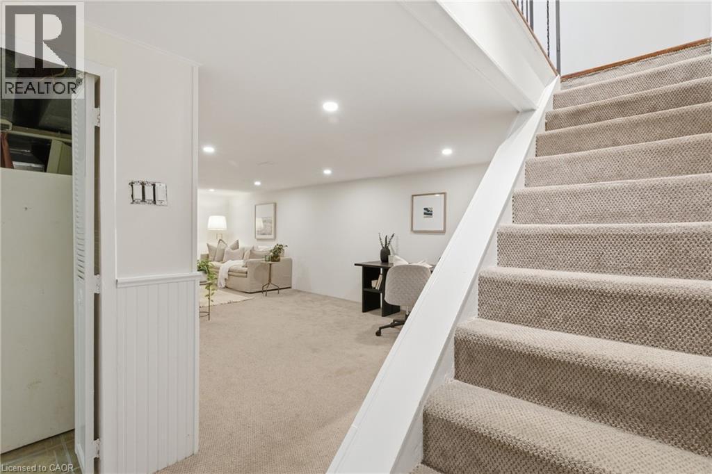 587 Timber Lane, Burlington, ON - Indoor Photo Showing Other Room