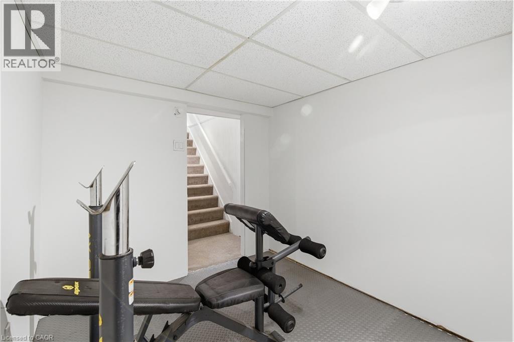 587 Timber Lane, Burlington, ON - Indoor Photo Showing Gym Room