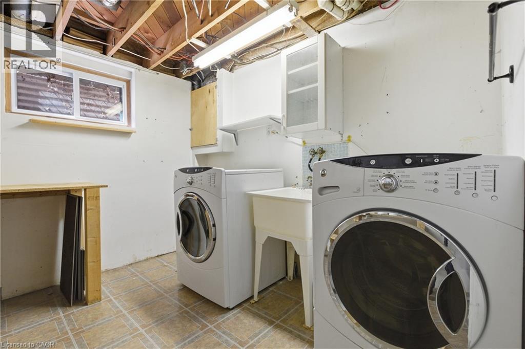 587 Timber Lane, Burlington, ON - Indoor Photo Showing Laundry Room