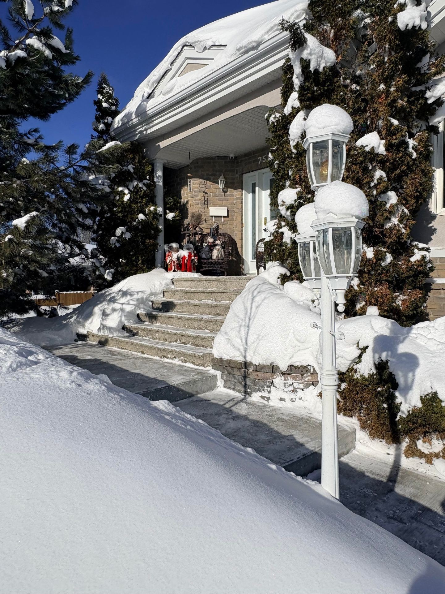 Entrée extérieure - 750 Av. Dion, Val-D'Or, QC - Outdoor