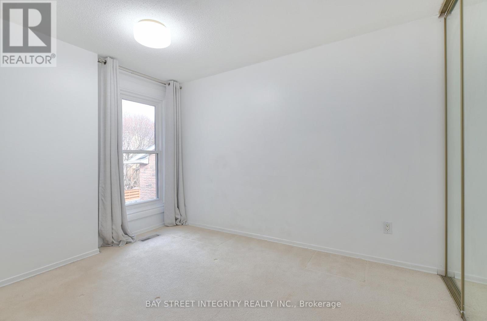 976 Raintree Lane, Mississauga, ON - Indoor Photo Showing Other Room