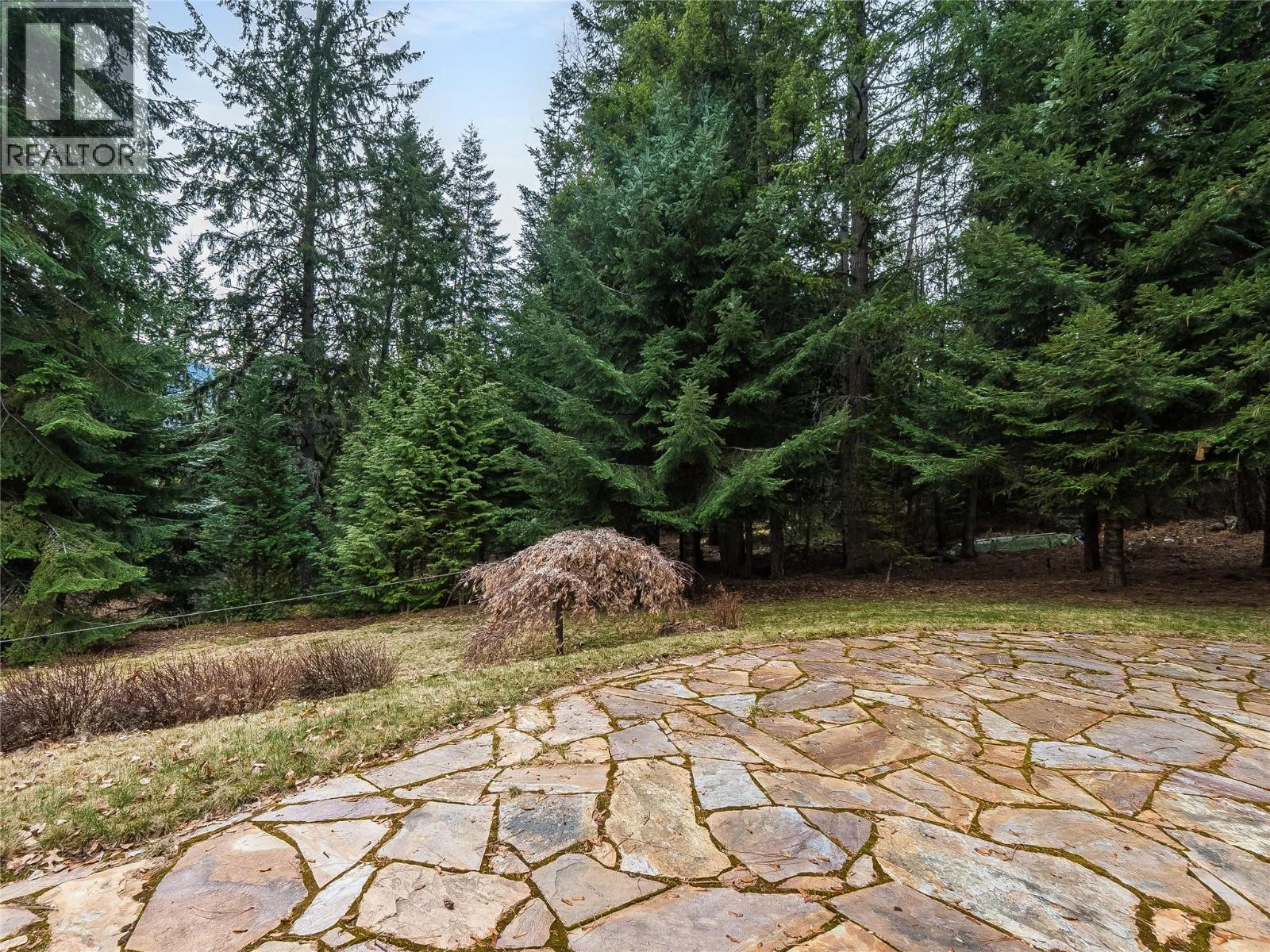 3179 Heddle Road, Nelson, BC - Outdoor