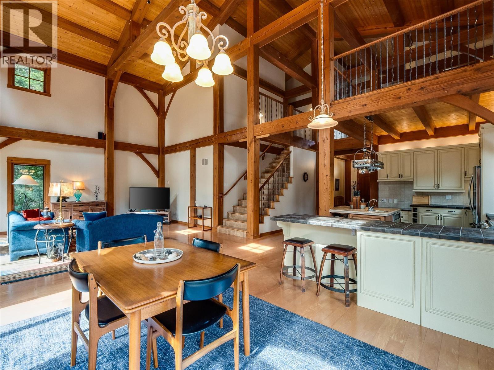 3179 Heddle Road, Nelson, BC - Indoor Photo Showing Dining Room