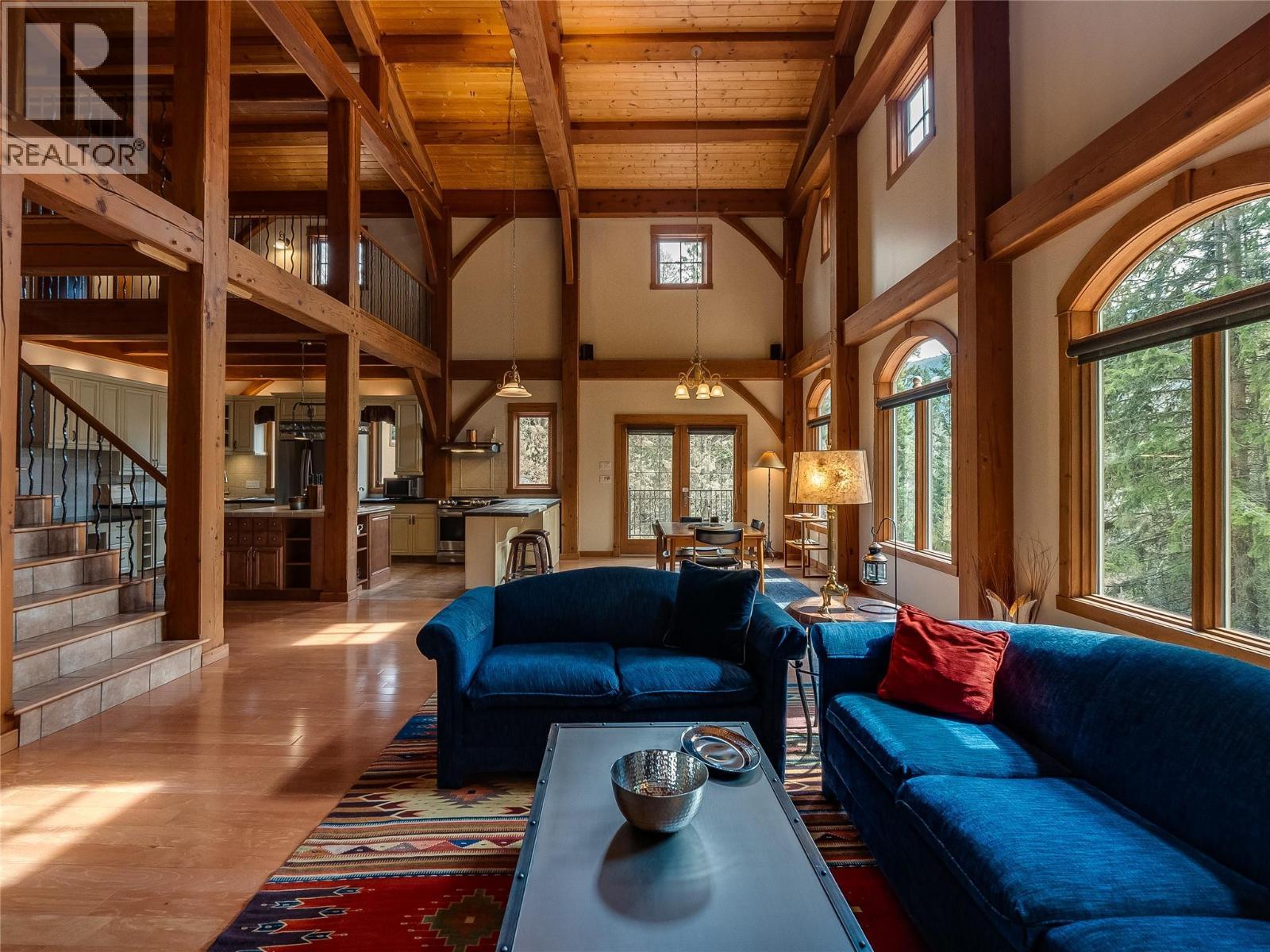 3179 Heddle Road, Nelson, BC - Indoor Photo Showing Living Room