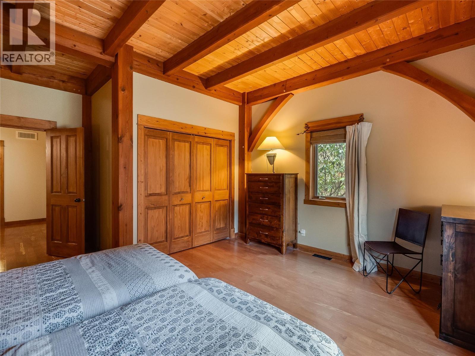 3179 Heddle Road, Nelson, BC - Indoor Photo Showing Bedroom