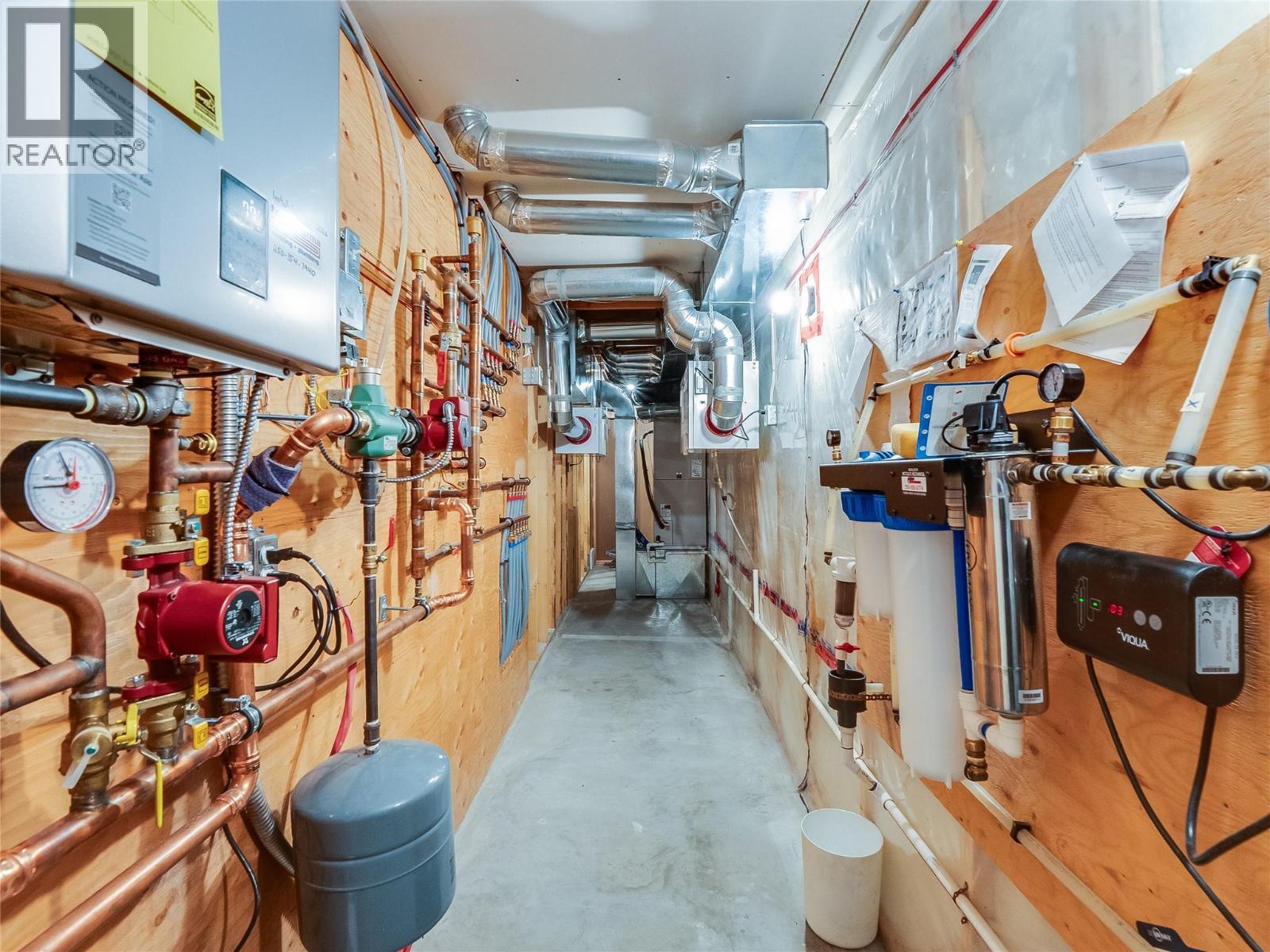 3179 Heddle Road, Nelson, BC - Indoor Photo Showing Other Room