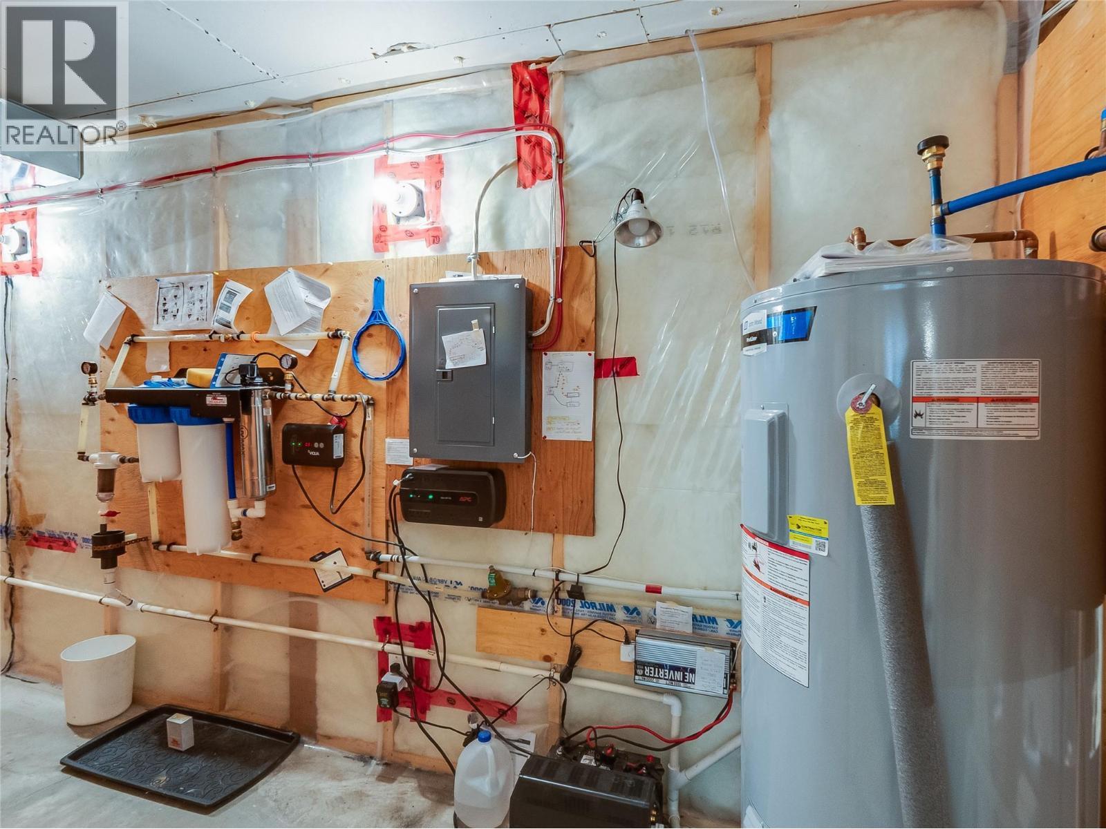 3179 Heddle Road, Nelson, BC - Indoor Photo Showing Basement