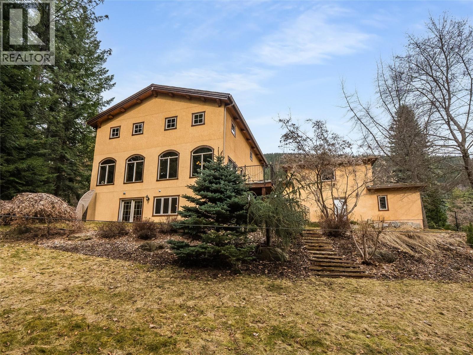 3179 Heddle Road, Nelson, BC - Outdoor