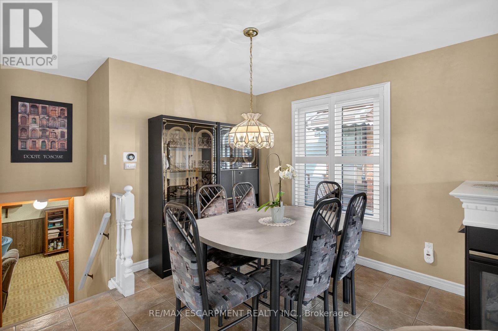 30 Basin Crescent, Hamilton, ON - Indoor Photo Showing Dining Room