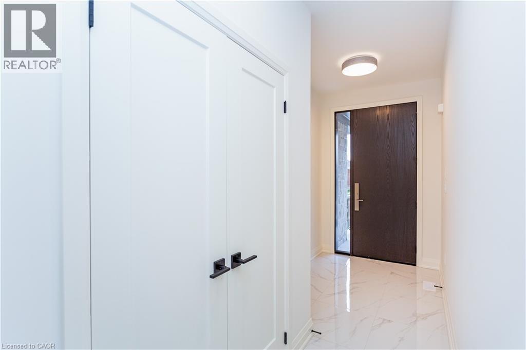 29 Dana Drive, Hamilton, ON - Indoor Photo Showing Other Room