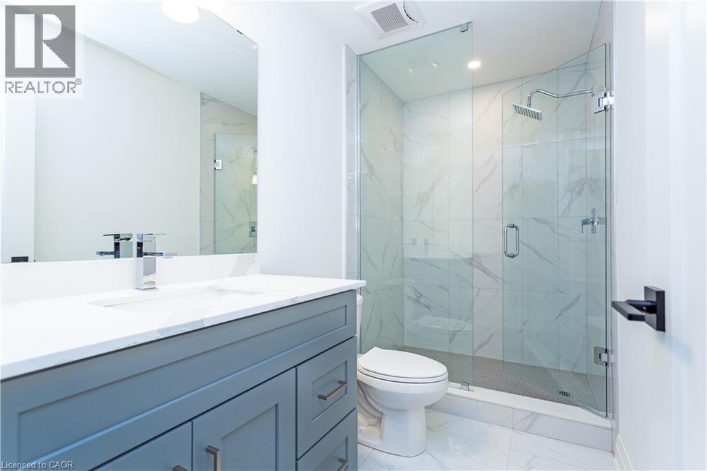 29 Dana Drive, Hamilton, ON - Indoor Photo Showing Bathroom