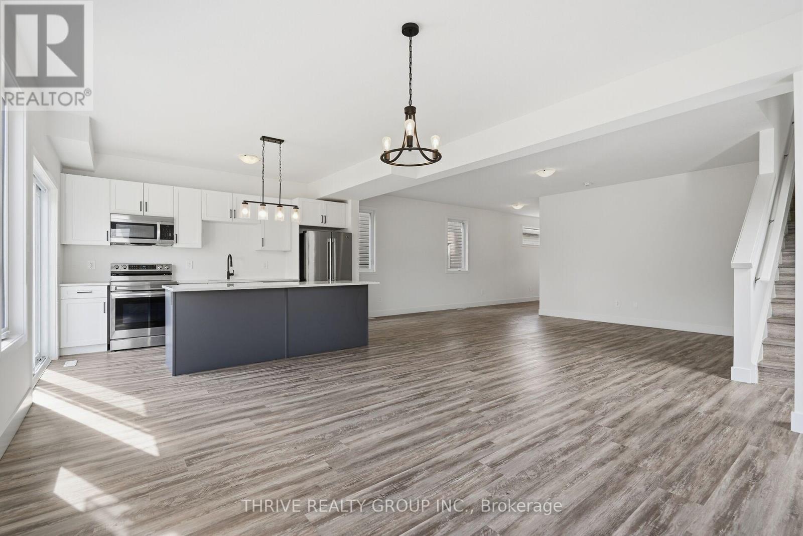 2318 Jordan Boulevard, London North (North S), ON - Indoor Photo Showing Kitchen